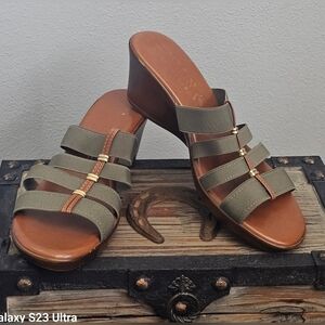 Italian Shoemakers Wedge Sandals SIZE 11 *Great Condition*